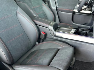 Mercedes GLB SUV Facelifting 2.0 220 190KM 2025 MERCEDES-BENZ GLB 220 4-Matic AMG Line 2.0 (190KM) 2025, zdjęcie 3