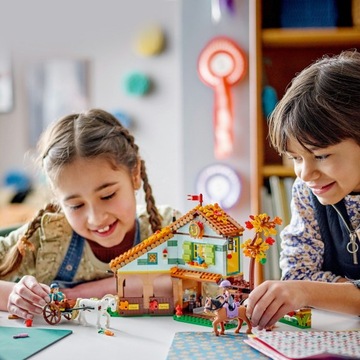 Осенняя конюшня LEGO Friends 41745