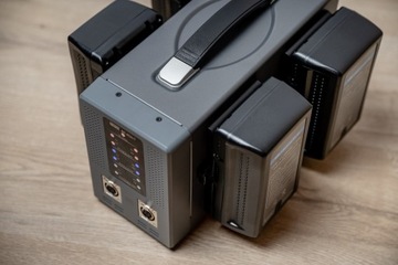 NEWELL BP-4CHT ЧЕТЫРЕХКАНАЛЬНОЕ ЗАРЯДНОЕ УСТРОЙСТВО V-MOUNT