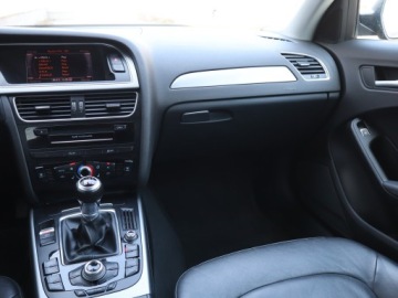 Audi A4 B8 Avant Facelifting 2.0 TDI 112g 136KM 2012 Audi A4 2.0 TDI, Skóra, Klima, Klimatronic, zdjęcie 7