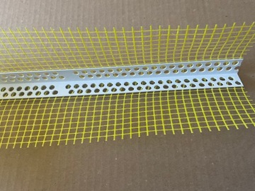 УГЛОВАЯ ЛЕНТА ПВХ С СЕТКОЙ 7х7 1,5 м