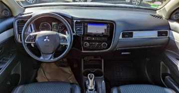 Mitsubishi Outlander III 2015 Mitsubishi Outlander 2.0 i 121km PHEV Hybryda Plug-in Automat 4x4 Led Kame, zdjęcie 4