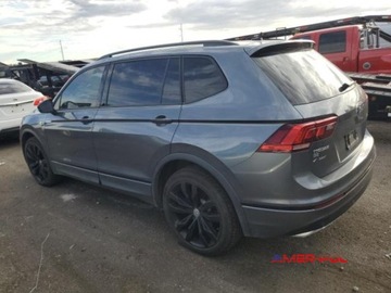 Volkswagen Tiguan II 2021 Volkswagen Tiguan 2021 r., 2,0L 4X4 SE 2.0 Benzyna 184KM, zdjęcie 3