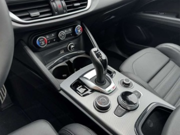 Alfa Romeo Stelvio SUV Facelifting 2023 2.0 GME Turbo 280KM 2025 2.0 Turbo Veloce Q4 (280 KM) Dach przeszklony, rozsuwany elektrycznie, zdjęcie 8