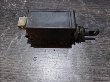 67.11-8384069 VZPĚRA/TLAKOVAČ CENTRÁLNÍHO ZÁMKU BMW 5 TOURING (E39) Z