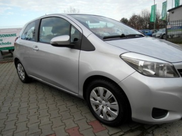 Toyota Yaris III Hatchback 5d Facelifting 1.0 VVT-i 69KM 2014 Toyota Yaris Salon Polska Klimatyzacja Wspomaganie Abs Benzyna 69KM, zdjęcie 14