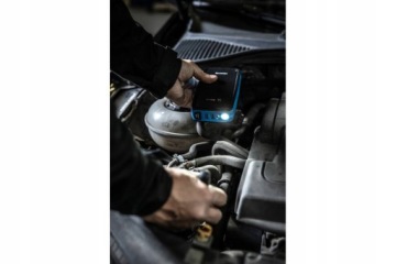 HOEGERT СТАРТЕР ПУСКОВОЕ УСТРОЙСТВО 400A POWERBANK 12 В USB-C HT8G622
