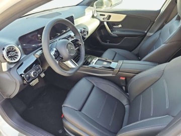 Mercedes Klasa A W177/V177 Hatchback Facelifting 2.0 220 190KM 2024 Mercedes-Benz Klasa A A 220 4MATIC AMG MULTIBEAM LED Panorama Kamera 3, zdjęcie 10