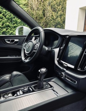 Volvo XC60 II Crossover D4 190KM 2019 Volvo XC 60 D4 R-Design, zdjęcie 3