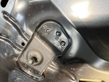 VW PASSAT B7 МАСКА