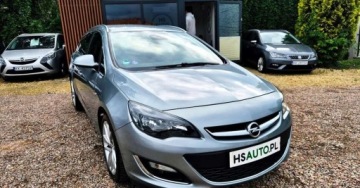 Opel Astra J Sports Tourer Facelifting 1.4 Turbo ECOTEC 140KM 2013 Opel Astra BENZYNA NAWIGACJA LIFT super okazja polecamy 1.4 140KM, zdjęcie 4