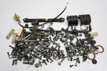 YAMAHA FZS FAZER 600 00-01 БОЛТЫ ВИНТЫ