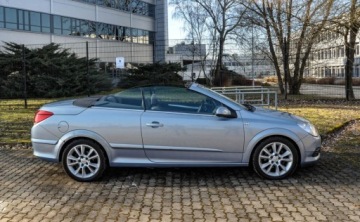 Opel Astra H Cabrio 1.8 ECOTEC 140KM 2007 Opel Astra 1,8 (140KM) Lift 168 tys.km. 1.8 Benzyna 140KM, zdjęcie 4