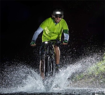 ВЕЛОСИПЕДНЫЙ ШЛЕМ СО СВЕТОДИОДАМИ ЛЕГКИЙ РЕГУЛИРУЕМЫЙ черный 58-61см USB