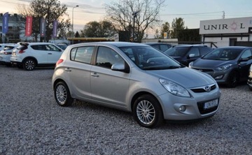 Hyundai i20 I Hatchback 5d 1.2 DOHC 78KM 2012 Hyundai i20 Benzyna 1.2 Klimatyzacja 1.2 Benzyna 78KM, zdjęcie 3