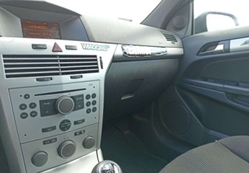 Opel Astra H Kombi 1.9 CDTI ECOTEC 120KM 2005 Opel Astra Opel Astra 1.9 Diesel 120KM, zdjęcie 10