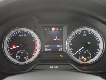 Skoda Octavia III Liftback Facelifting 1.8 TSI 180KM 2017 Skoda Octavia 1.8 TSI, Salon Polska, DSG, Skóra, zdjęcie 10