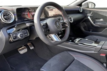 Mercedes CLA C118/X118 Coupe Facelifting 2.0 220 190KM 2024 MERCEDES-BENZ CLA 220 4-Matic AMG Line 2.0 (190KM) 2024, zdjęcie 6