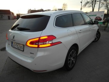 Peugeot 2017 Peugeot 308 Allure Panorama dach KAmera Klimatronik Full Led 1.2 Benzyna, zdjęcie 5