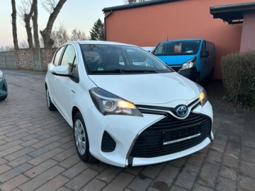 Toyota Yaris III Hatchback 5d Facelifting Hybrid 100KM 2016 Toyota Yaris hybrid-2-osobowy-Homol. ciężarowy-Automatic, zdjęcie 3