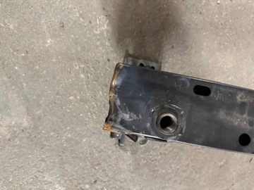 TOYOTA AURIS II 12-18 NOSNÍK NÁRAZNÍKU PŘEDNÍ