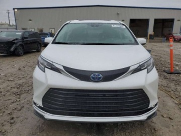 Toyota Sienna III 2023 Toyota Sienna 2023, 2.5L, XLE, porysowany lakier 2.5 Hybryda 245KM, zdjęcie 1