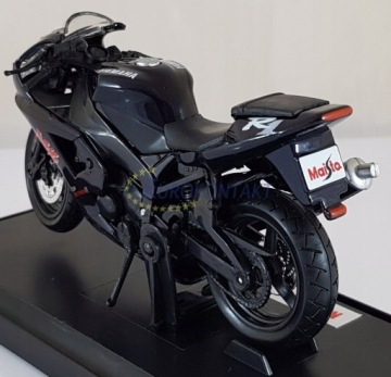 YAMAHA YZF-R1 с подставкой модель 1:18 Maisto