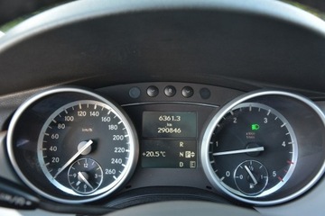 Mercedes Klasa R Off-roader Facelifting 300 CDI BlueEFFICIENCY 190KM 2011 Mercedes R 350 3.0 Diesel 190KM 300 CDI 7G, zdjęcie 37