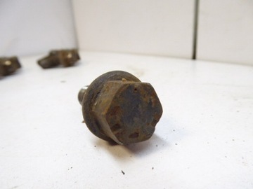 БОЛТ КОЛЕСА ТРАНСПОРТЕРА T4