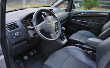 Opel Zafira B 1.9 CDTI ECOTEC 120KM 2005 Opel Zafira 1.9 Diesel 120KM, 7-Osobowa, ISOFIX, Panorama, Pol skora, Hak, zdjęcie 4