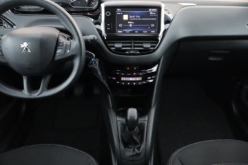 Peugeot 208 I Hatchback 5d Facelifting 1.2 PureTech 82KM 2017 Peugeot 208 1.2 PureTech, Klima, Klimatronic, zdjęcie 11