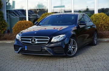 Mercedes Klasa E W213 Limuzyna 2.0 220d 194KM 2016 Mercedes-Benz Klasa E Panorama Skora HeadUp AMG InteriorExterior Tempo