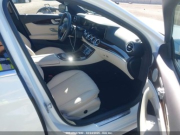 Mercedes Klasa E W213 2022 Mercedes-Benz Klasa E 2022r., 2.0L 2.0 Benzyna 255KM, zdjęcie 8