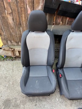 FOTELE PRZEDNIE KANAPA OPARCIE TOYOTA YARIS III 2018r. 5D