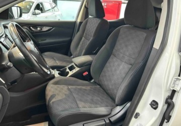 Nissan Qashqai II Crossover 1.6 DIG-T 163KM 2017 Nissan Qashqai z SalonuNaviKamera124 tys. wpisuje na fakturzeOrg.lakier1wl, zdjęcie 17