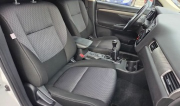 Mitsubishi Outlander III SUV Facelifting 2015 2.0 MIVEC 150KM 2015 Mitsubishi Outlander 2.0Benz 150KM Kamera ALU Temp Grz.Fotele Serwis Faktu, zdjęcie 15