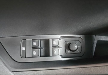 Skoda Karoq Crossover Facelifting 1.5 TSI ACT 150KM 2026 Skoda Karoq Hak holowniczy, Matrix, Oswietlenie Ambiente, 1.5 Benzyna, zdjęcie 14