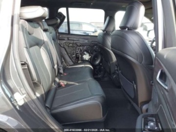 Jeep Grand Cherokee V 2024 Jeep Grand Cherokee Overland, 2024r., 4x4, 3.6L 3.6 Benzyna 293KM, zdjęcie 10