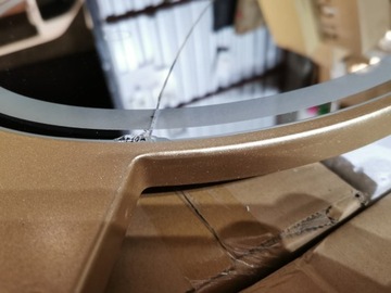 Белый туалетный столик на золотых ножках + табурет-секретарь.