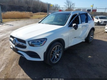 Mercedes GLC C253 2020 Mercedes-Benz GLC 300 4Matic 2020 2.0 Benzyna 255KM, zdjęcie 1
