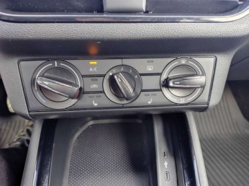 Skoda Scala Hatchback 1.0 TSI 110KM 2020 Skoda Scala Salon Polska Kamera Podgrzewane fotele Benzyna 110KM, zdjęcie 19