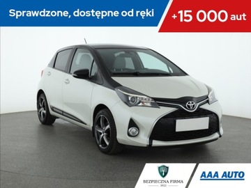 Toyota Yaris III Hatchback 5d Facelifting 1.33 Dual VVT-i 99KM 2016 Toyota Yaris 1.33 Dual VVT-i, Salon Polska