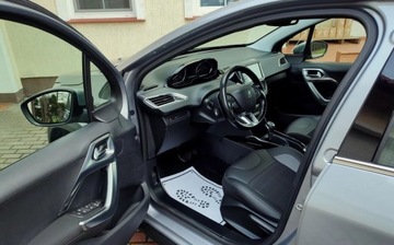 Peugeot 2008 I SUV Facelifting 1.2 PureTech 110KM 2018 Peugeot 2008 ALLURE Lift Ledy Navi Kamera Skrzynia AUTOMAT Zadbany 1.2, zdjęcie 11