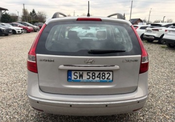 Hyundai i30 I CW Facelifting 1.4 DOHC 109KM 2010 Hyundai i30 Polski salon 1.4 Benzyna 109KM, zdjęcie 4