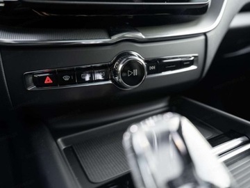 Volvo XC60 II 2025 VOLVO XC60 B5 AWD Ultra Black Edition Suv 2.0 (264KM) 2025, zdjęcie 12