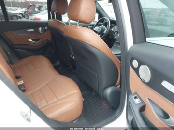 Mercedes GLC C253 2021 Mercedes-Benz GLC 300 4Matic 2021 2.0 Benzyna 255KM, zdjęcie 12