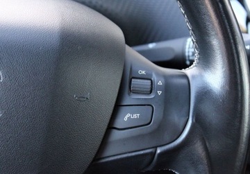 Peugeot 2008 I SUV Facelifting 1.2 PureTech 130KM 2018 Peugeot 2008 1.2 130 KM Allure MirrorScreen Czujniki Navi Panorama Salon PL, zdjęcie 26