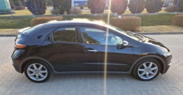 Honda Civic VIII Hatchback 3d 2.2 i-CTDi 140KM 2007 Honda Civic Honda Civic 2.2i-CTDi DPF Executive 2.2 Diesel 140KM, zdjęcie 6