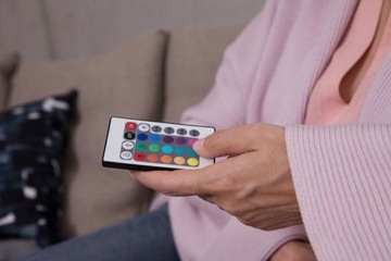 Светодиодная многоцветная лампа OSRAM RGBW + ПУЛЬТ ДИСТАНЦИОННОГО УПРАВЛЕНИЯ 9 Вт = 60 Вт E27