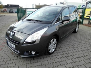 Peugeot 5008 I Minivan 2.0 HDi FAP 150KM 2011 Peugeot 5008 Allure Nawigacja Panorama Dach Head-Up 2.0 Diesel 150KM, zdjęcie 10